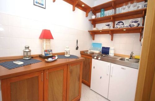Vis Apartment | Coastal apartment in Vis near sea