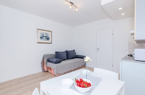 Mlini Apartment | Color Apartments - Comfort One Bedroom Apartment with Terrace and Partial Sea View (Yellow)