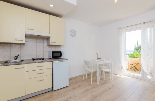 Mlini Apartment | Color Apartments - Comfort One Bedroom Apartment with Terrace and Partial Sea View (Yellow)