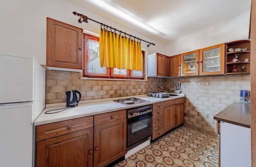 Lumbarda Apartment | Comfortable and spacious apartment near beach Lumbarda, Korčula (A-21290-a)