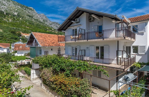 Gradac Apartment | Comfortable and spacious apartment with terrace Podaca, Makarska (A-516-a)