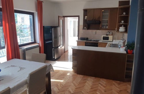 Stinjan Apartment | Comfortable apartment Marija with BBQ and private parking