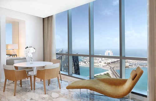 Abu Dhabi Resort | Conrad Abu Dhabi Etihad Towers