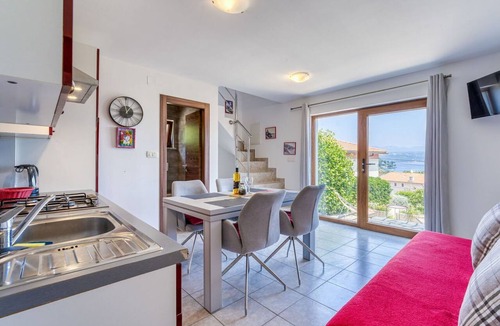 Icici Apartment | Cosy apartment for 2 people with WIFI, A/C, TV, terrace and pets allowed