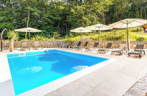 Rukavac Apartment | Cosy apartment for 4 guests with pool, hot tub, WIFI, A/C, TV, terrace and panoramic view