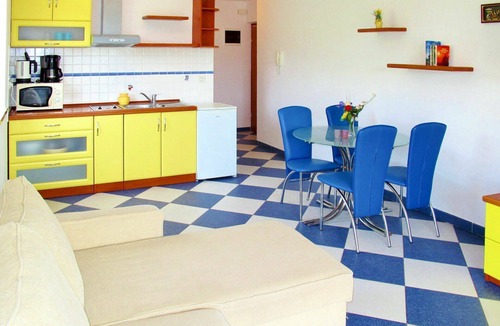 Rabac Apartment | Cosy apartment for 4 guests with pool, WIFI, A/C, TV, terrace and pets allowed