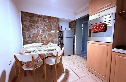 Volosko Apartment | Cosy apartment for 4 people with A/C, WIFI, TV, patio and pets allowed