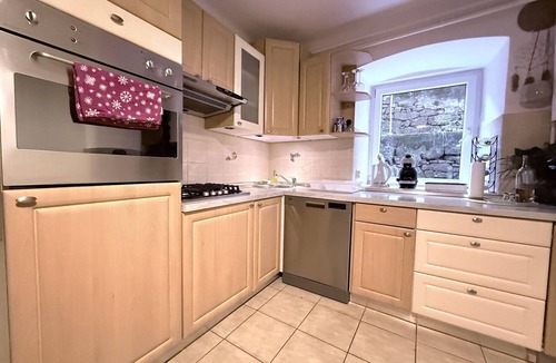 Volosko Apartment | Cosy apartment for 4 people with A/C, WIFI, TV, patio and pets allowed