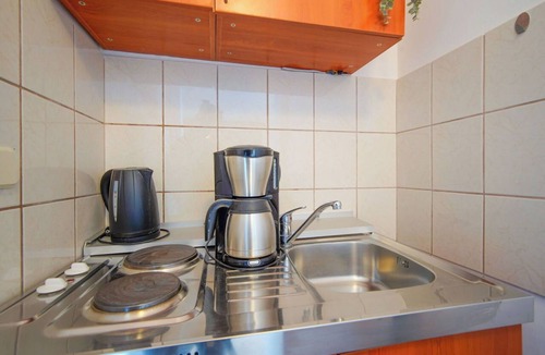 Vratarusa Apartment | Cosy apartment for 6 guests with WIFI, A/C, TV and patio