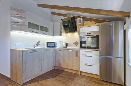 Valica Apartment | Cosy apartment for 6 guests with private pool, WIFI, A/C, TV and terrace