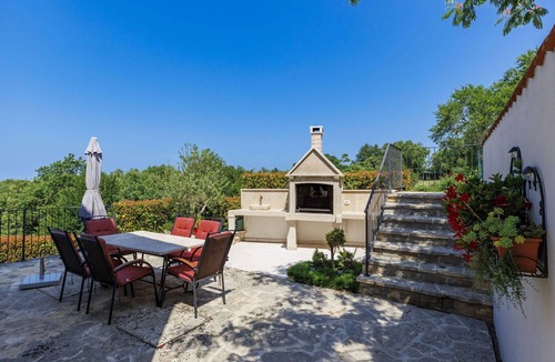 Bibali House | Cosy apartment in villa for 6 people with A/C, WIFI, pool, TV and terrace