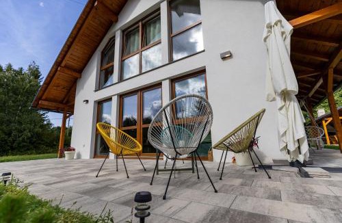 Lic House | Country Gold Holiday Home