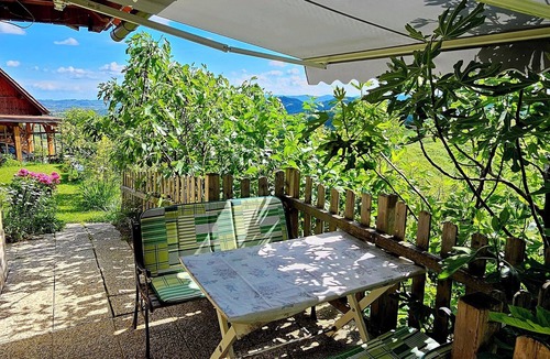 Bizeljsko House | Country House Srček – Family house with a view of the vineyards