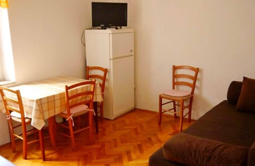 Metajna Apartment | Cozy 1 bedroom apartment with sea view