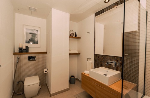 Al Raha Beach Apartment | Cozy 2-bedroom apartment in beautiful Abu Dhabi with fitness room, WiFi