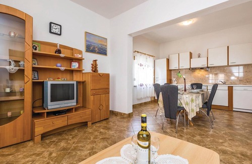 Lukovo Sugarje Apartment | Cozy apartment in Lukovo Sugarje
