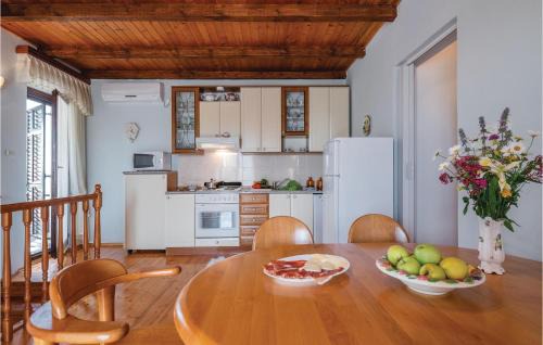 Hrboki Apartment | Cozy Apartment In Hrboki