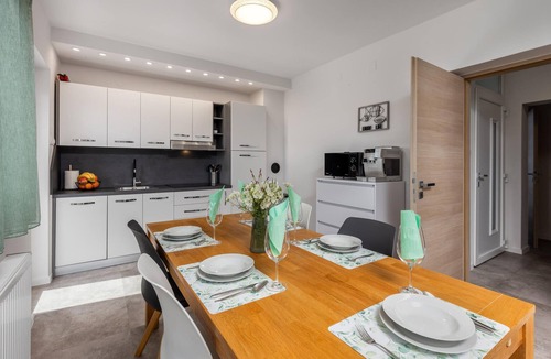 Klenovica Apartment | Cozy apartment in Klenovica with WiFi