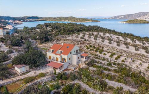 Kneza Apartment | Cozy Apartment In Kneze With House Sea View