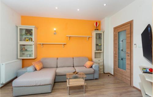 Kornic Apartment | Cozy Apartment In Kornic With House Sea View