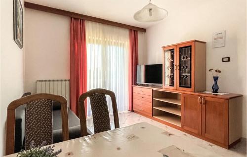 Kukci Apartment | Cozy Apartment In Kukci With Swimming Pool