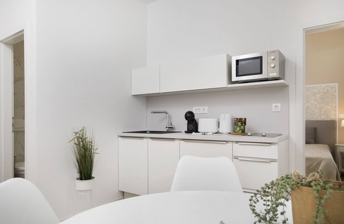 Ljubljana City Centre Apartment | Cozy apartment-Self check in.Ljubljana. 1 MINUTE from Dragon Bridge.