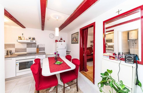 Blizna Donja House | Cozy home in Blizna Donja with WiFi