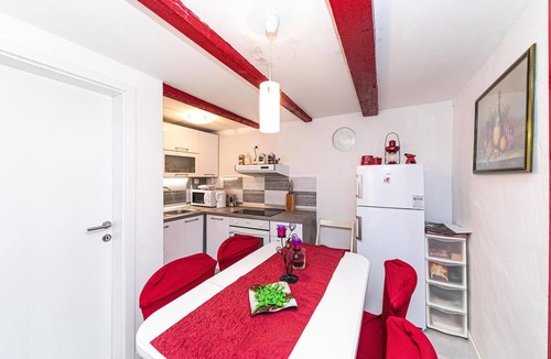 Blizna Donja House | Cozy home in Blizna Donja with WiFi