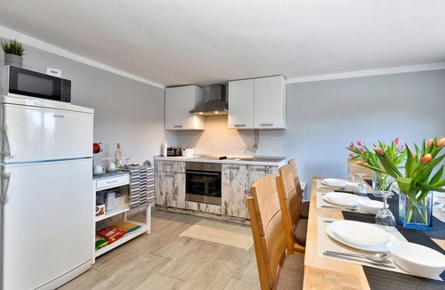 Sveti Juraj na Bregu House | Cozy home in Dragoslavec with kitchen