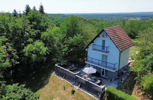 Cazma House | Cozy home in Grabovnica with WiFi
