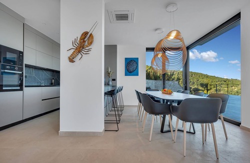 Cove Rogacic House | Cozy home in Grad Vis