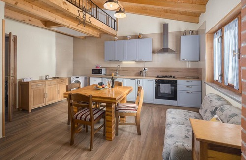 Groznjan House | Cozy home in Groznjan with house a panoramic view