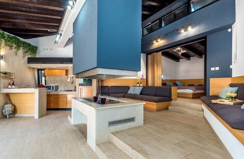 Tribunj House | Cozy home in Ivinj with jacuzzi