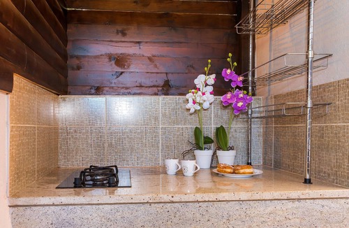 Tribunj House | Cozy home in Ivinj with jacuzzi