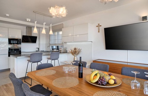 Kastel Gomilica House | Cozy home in Kastel Gomilica with sauna