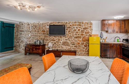 Karlobag House | Cozy home in Karlobag