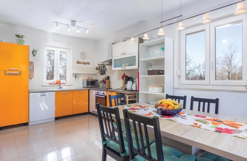 Topid House | Cozy home in Labin with WiFi
