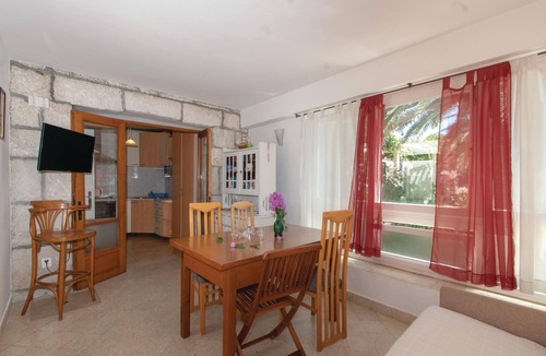 Lumbarda House | Cozy home in Lumbarda with WiFi