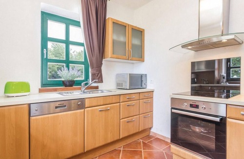 Mofardini House | Cozy home in Radetici with private swimming pool, can be inside or outside