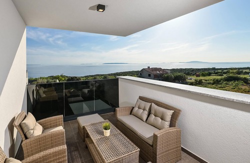 Novalja House | Cozy home in Skuncini stani with sauna