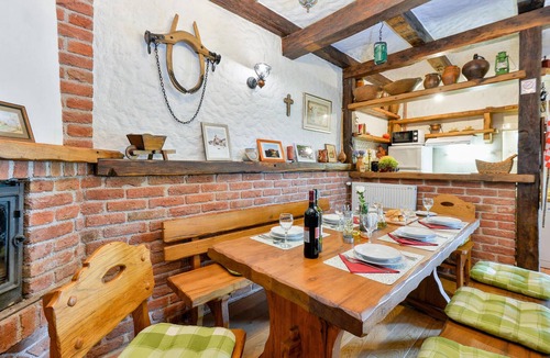 Jastrebarsko House | Cozy home in Slavetic with kitchen