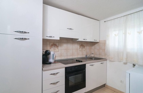 Stomorska House | Cozy home in Stomorska with kitchen