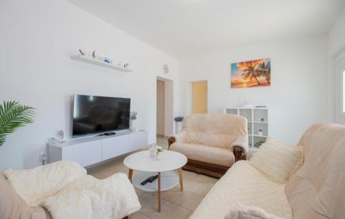 Prolozac House | Cozy Home In Sumet With Wifi