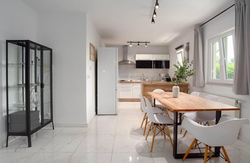 Zrnovnica House | Cozy home in Zrnovnica