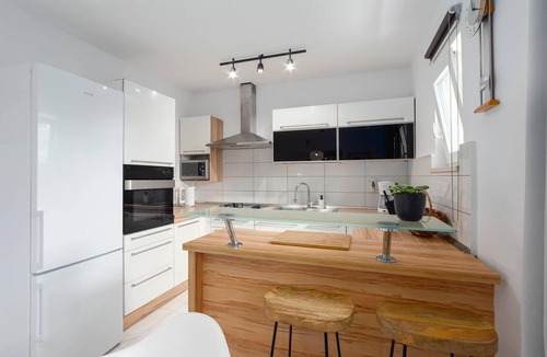 Zrnovnica House | Cozy home in Zrnovnica