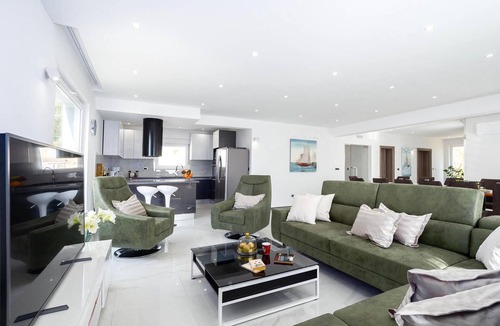 Zrnovnica House | Cozy home in Zrnovnica