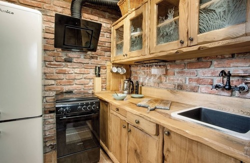 Kraljevec Sesvetski House | Cozy little house near Zagreb and airport. Private garden around house.