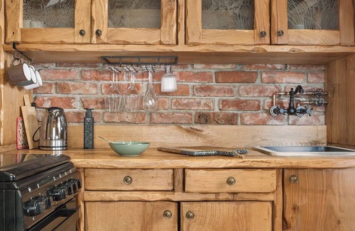Kraljevec Sesvetski House | Cozy little house near Zagreb and airport. Private garden around house.