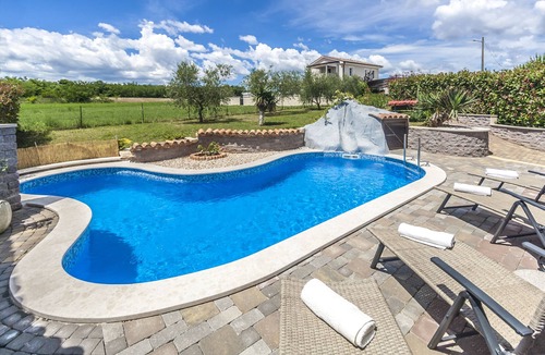 Marcana Villa | Cozy pool house Tomas, near Pula, with 2 bedrooms