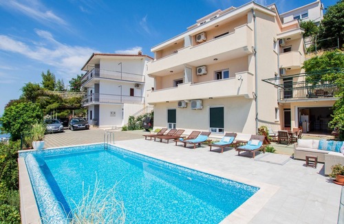 Celina Apartment | Cozy Seaside Apartment Celina